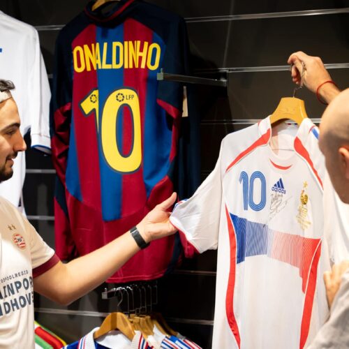 Image de l'article Maillot de Zidane, Bekcham... Dans la frip avec Scipion