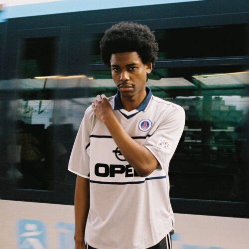 Image de l'article Le PSG réédite son maillot de 2000-2001, époque Nicolas Anelka
