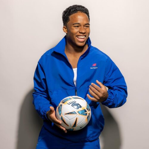 Image de l'article Endrick officiellement chez New Balance