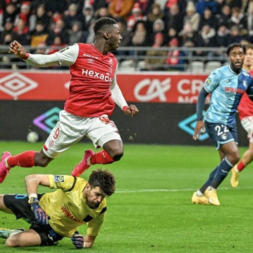 Image de l'article Quand le gardien du Havre joue avec un maillot... de Reims