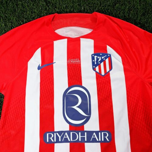 Image de l'article Un maillot spécial en hommage à Antoine Griezmann pour l'Atletico de Madrid