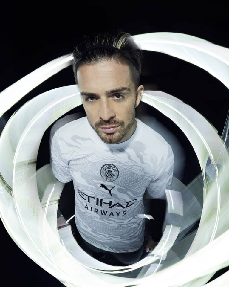 Manchester City dévoile un maillot pour célébrer l