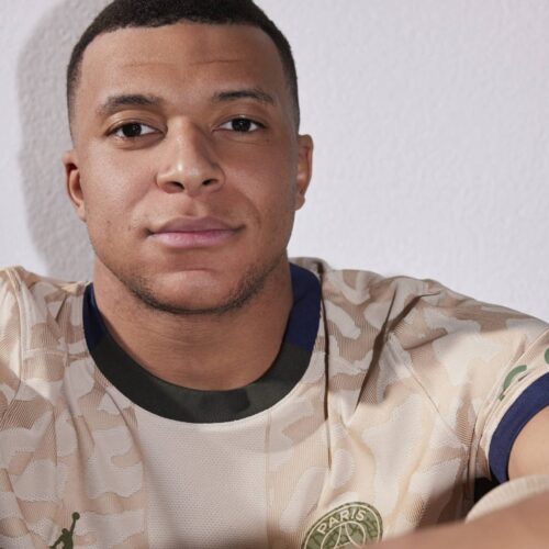 Image de l'article Le PSG dévoile son maillot fourth avec Jordan