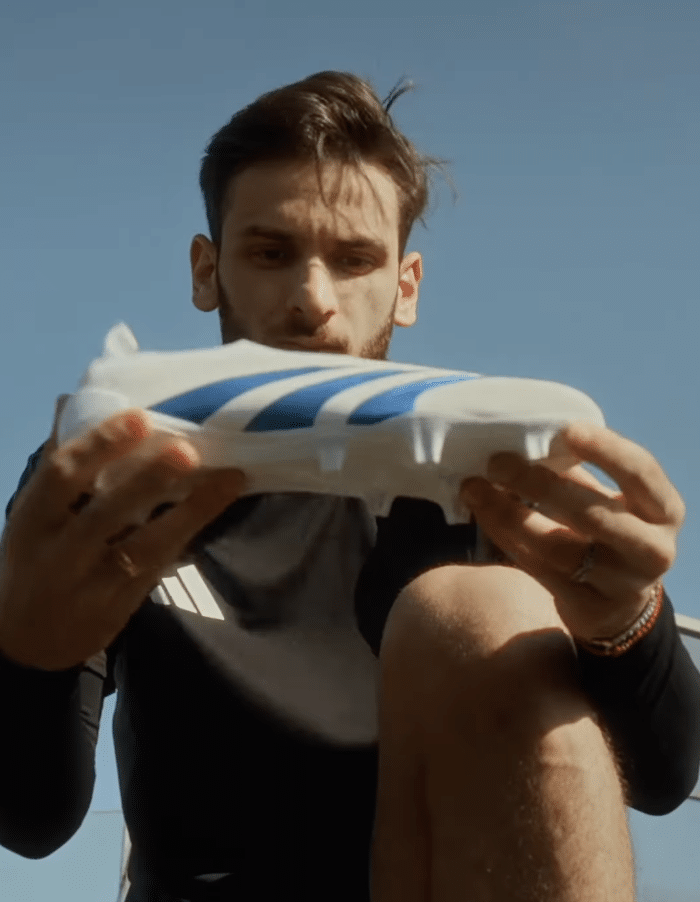 khvicha kvaratskhelia adidas predator