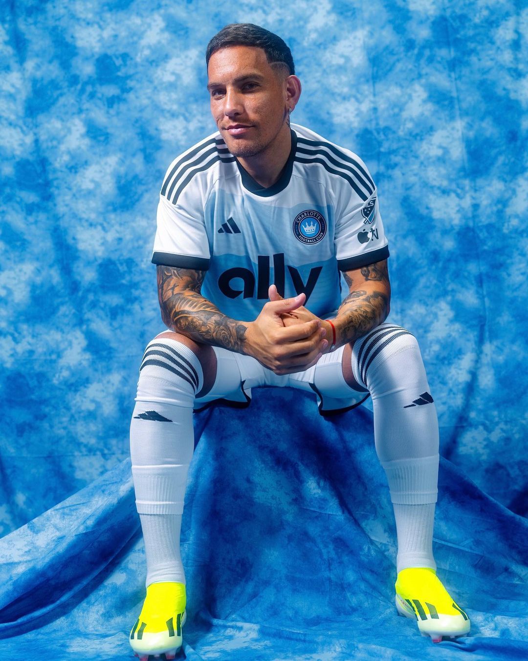 maillot-charlotte-domicile-2024-adidas