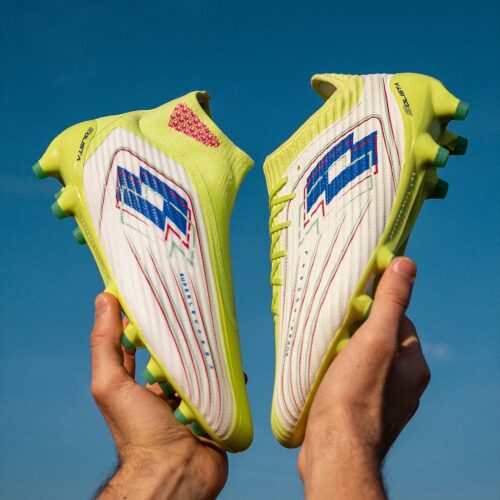 Image de l'article Un nouveau coloris pour les crampons Lotto Solista