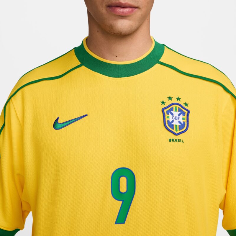 Maillot du Brésil 1998 signé par Roberto Carlos et encadré | LCS