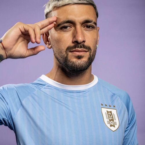 Image de l'article Pourquoi l'Uruguay porte un maillot sans aucun logo d'un équipementier ?