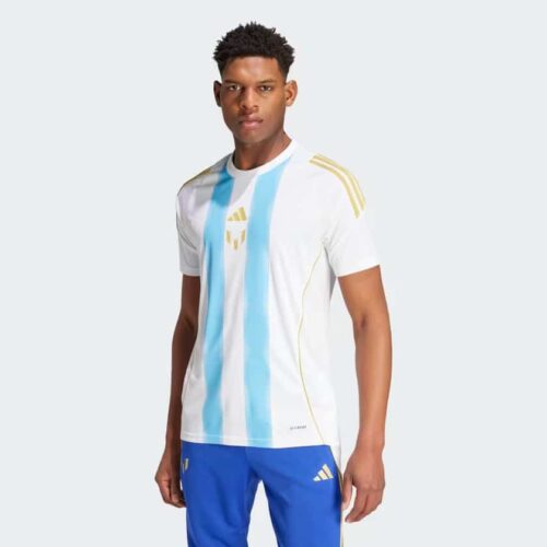 Image de l'article adidas dévoile un faux maillot de l'Argentine en l'honneur de Messi
