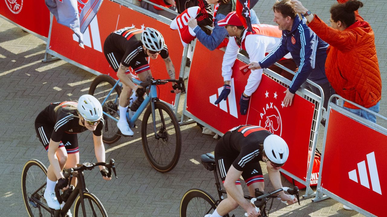collection adidas ajax amsterdam cycliste