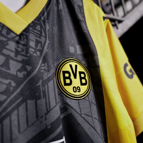Image de l'article Dortmund dévoile un maillot en hommage aux 50 ans de son stade