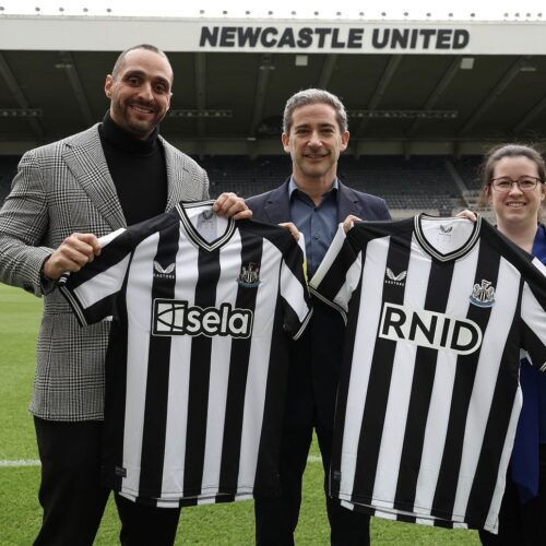 Image de l'article Un maillot spécial de Newcastle pour les supporters sourds