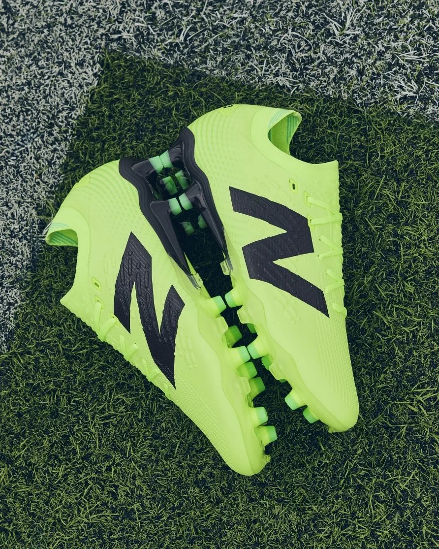 crampons new balance tekela low 2024