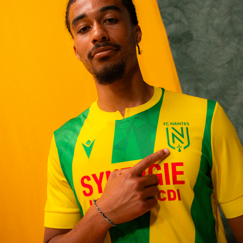 Image de l'article Les rayures de retour sur le nouveau maillot du FC Nantes 24/25