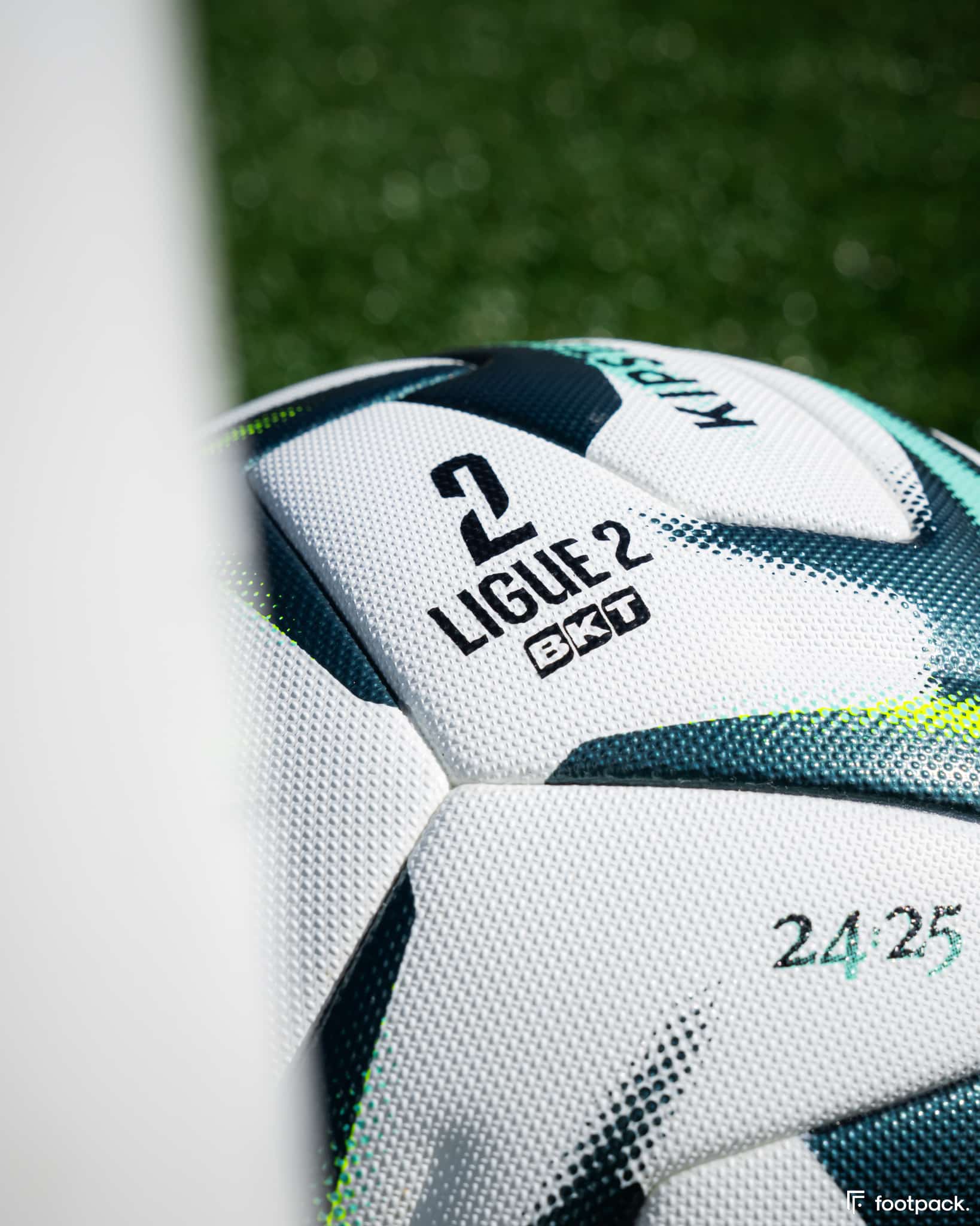 ballon ligue 2 2024 2025