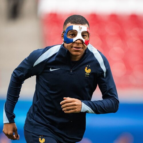 Image de l'article Un masque bleu-blanc-rouge pour le retour de Mbappé !