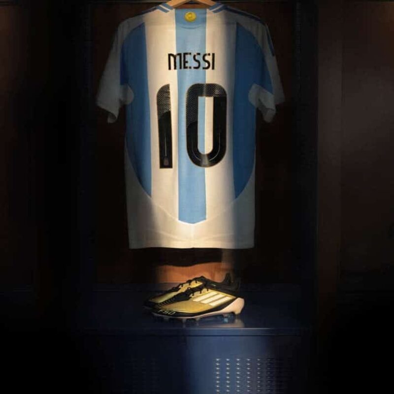 crampons f50 triunfo dorado messi adidas 1