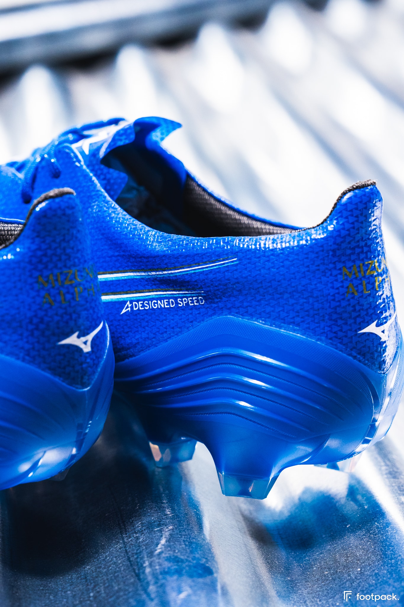 crampons mizuno alpha mugen 2024 1