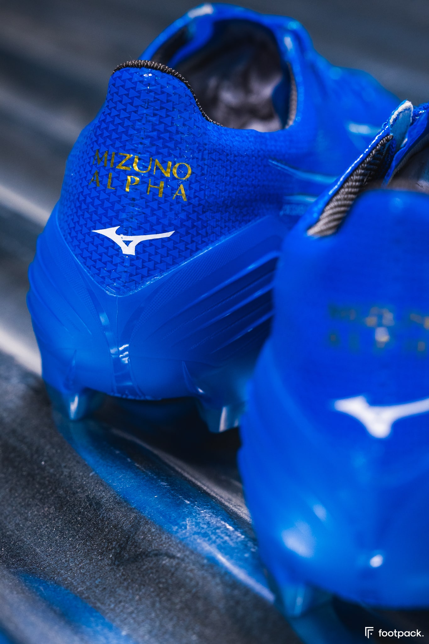 crampons mizuno alpha mugen 2024 1