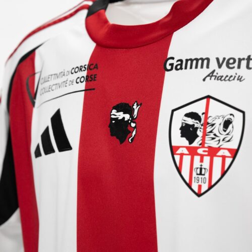 Image de l'article Ajaccio présente son nouveau maillot 24/25