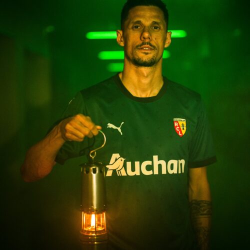 Image de l'article Un maillot vert en hommage à l'histoire pour le RC Lens