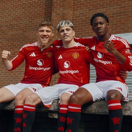 Image de l'article Pour 2024/25, Manchester United et adidas dévoilent le nouveau maillot et le nouveau sponsor