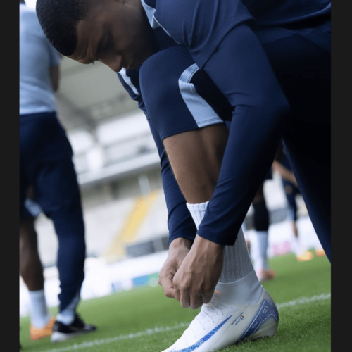 Image de l'article Kylian Mbappé est le premier joueur à s'afficher avec la nouvelle Mercurial Superfly 10 !