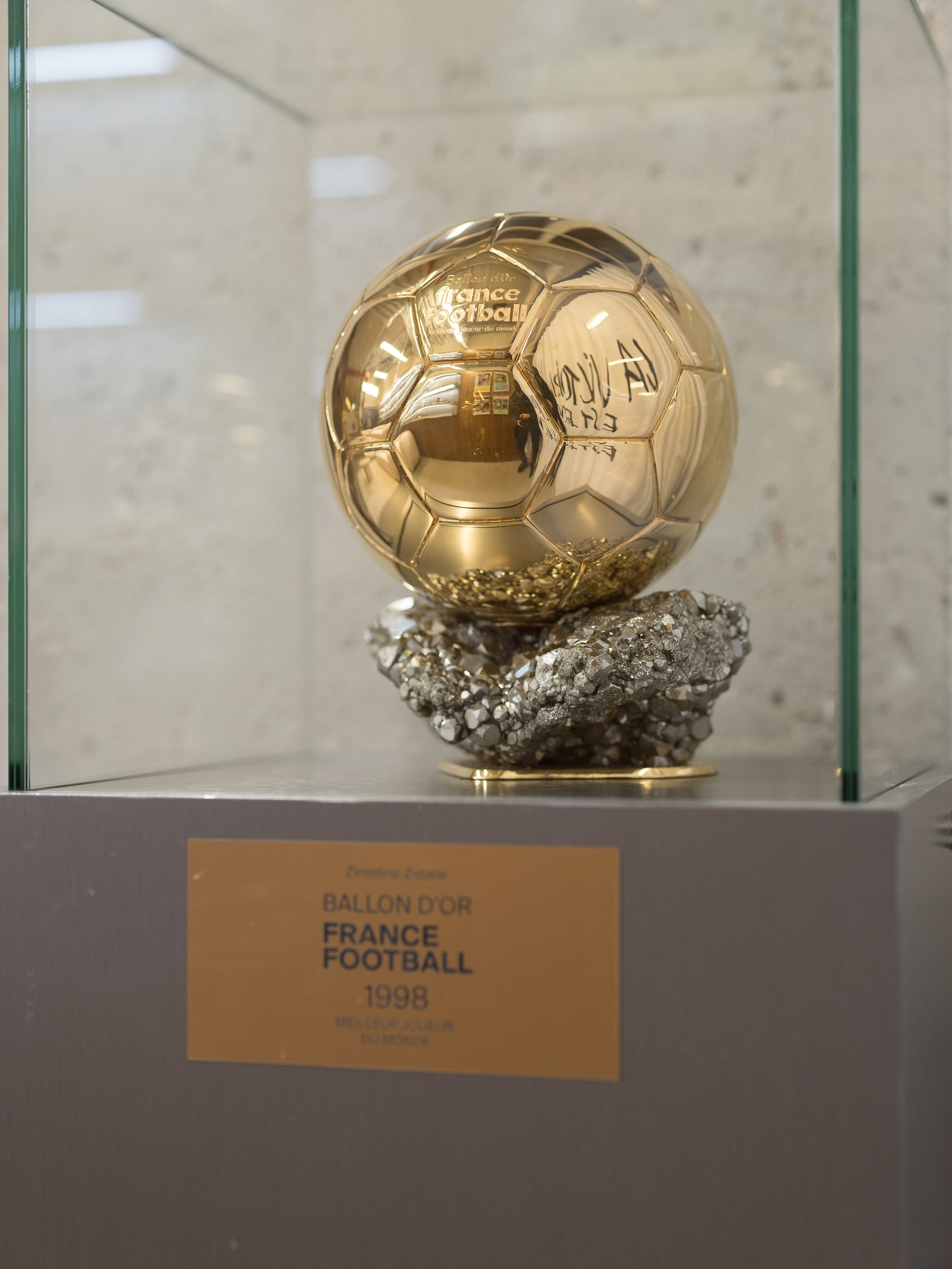 adidas flagship paris suite zz zinedine zidane
