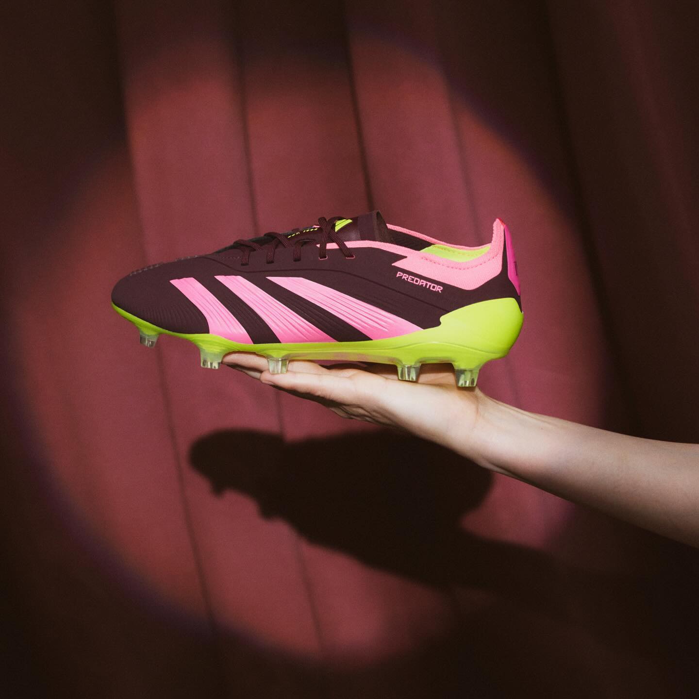aitana bonmati crampons adidas predator