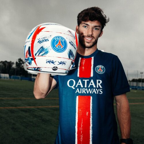 Image de l'article Un casque aux couleurs du maillot du PSG pour Pierre Gasly au Grand Prix de F1 à Silverstone