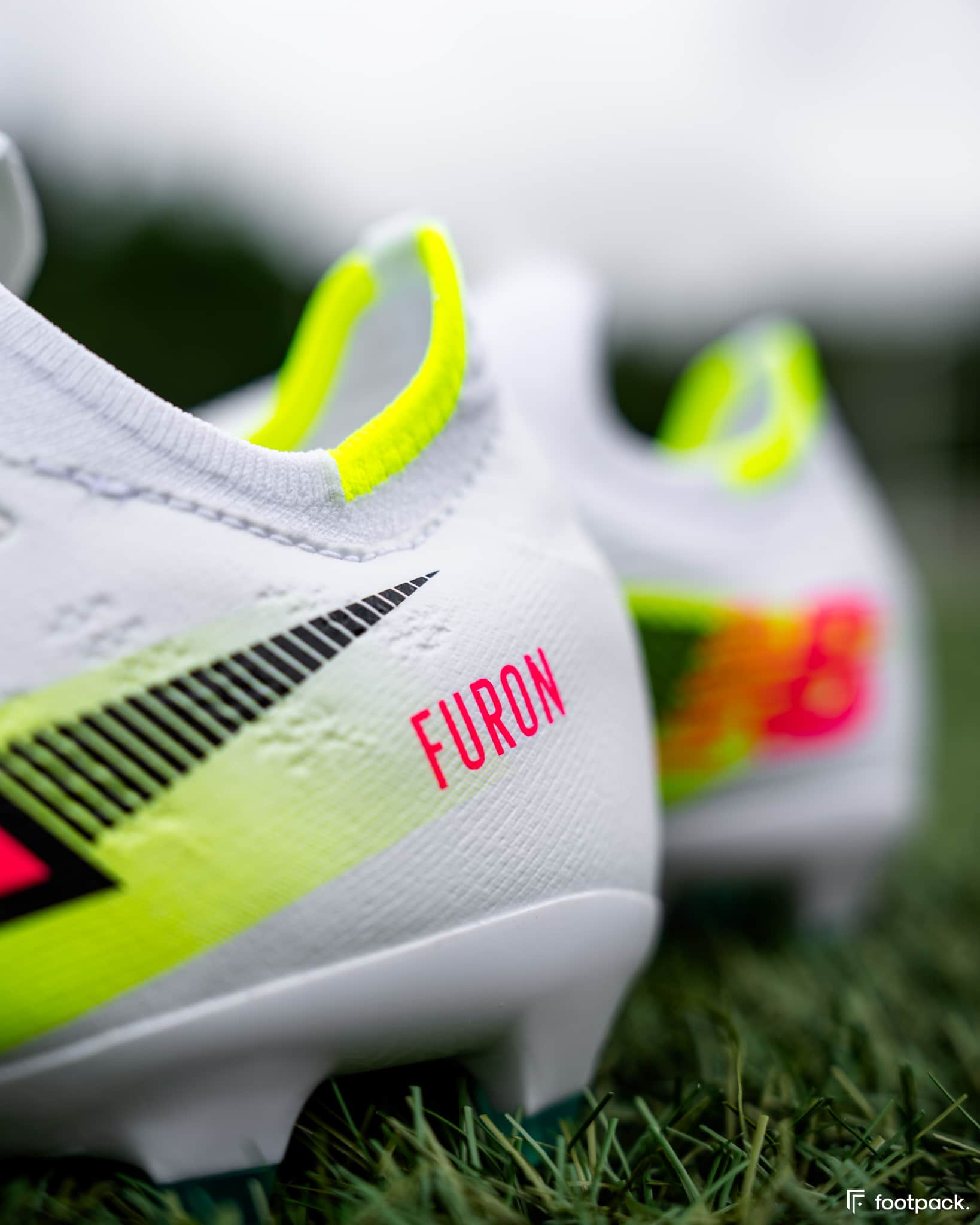 crampons new balance furon 2024