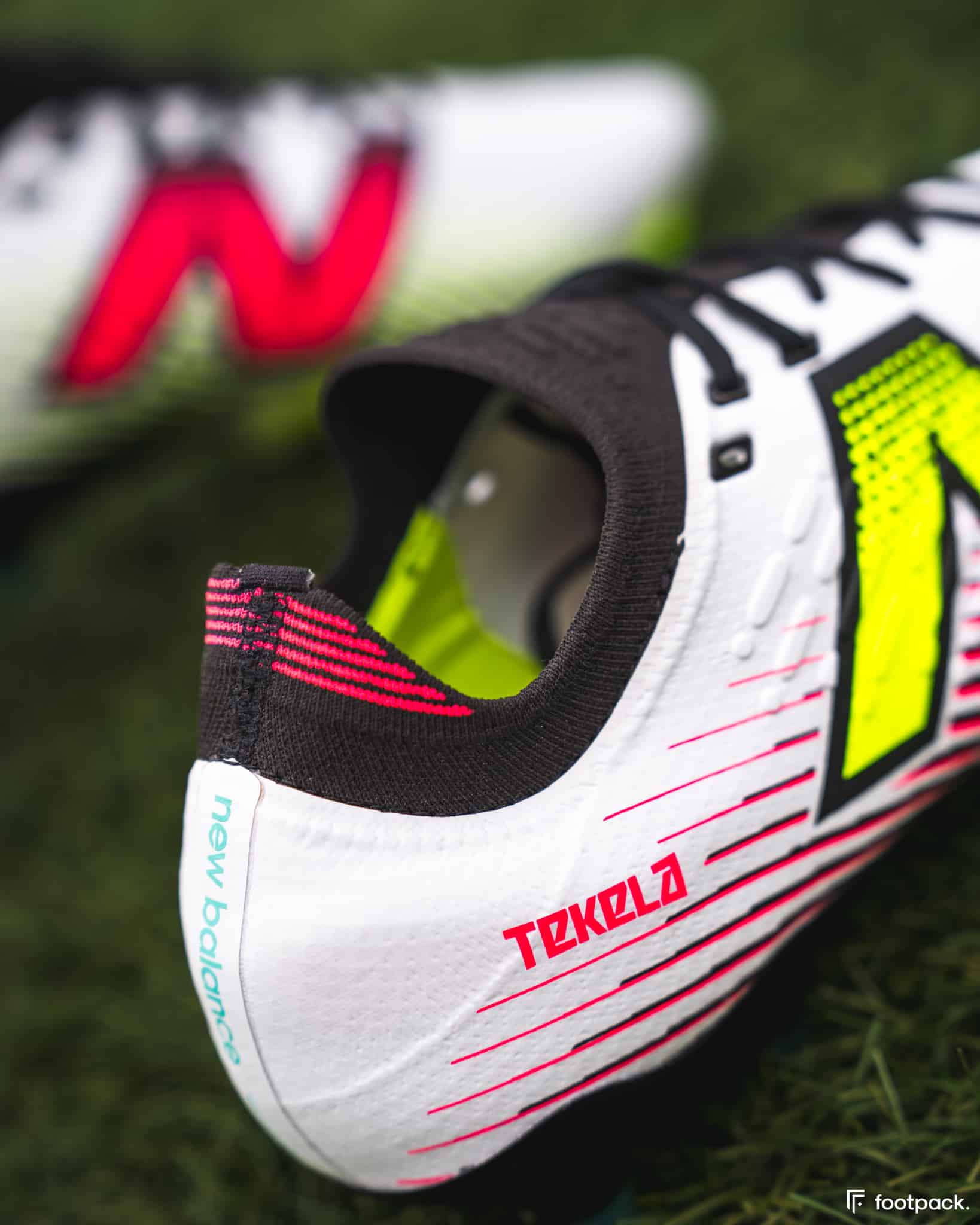 crampons new balance tekela 2024
