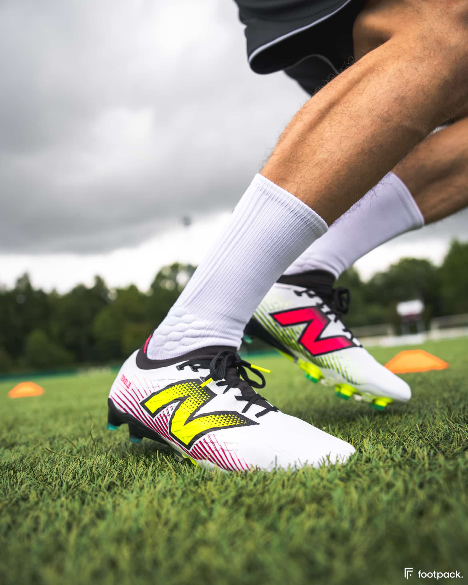 crampons new balance tekela 2024