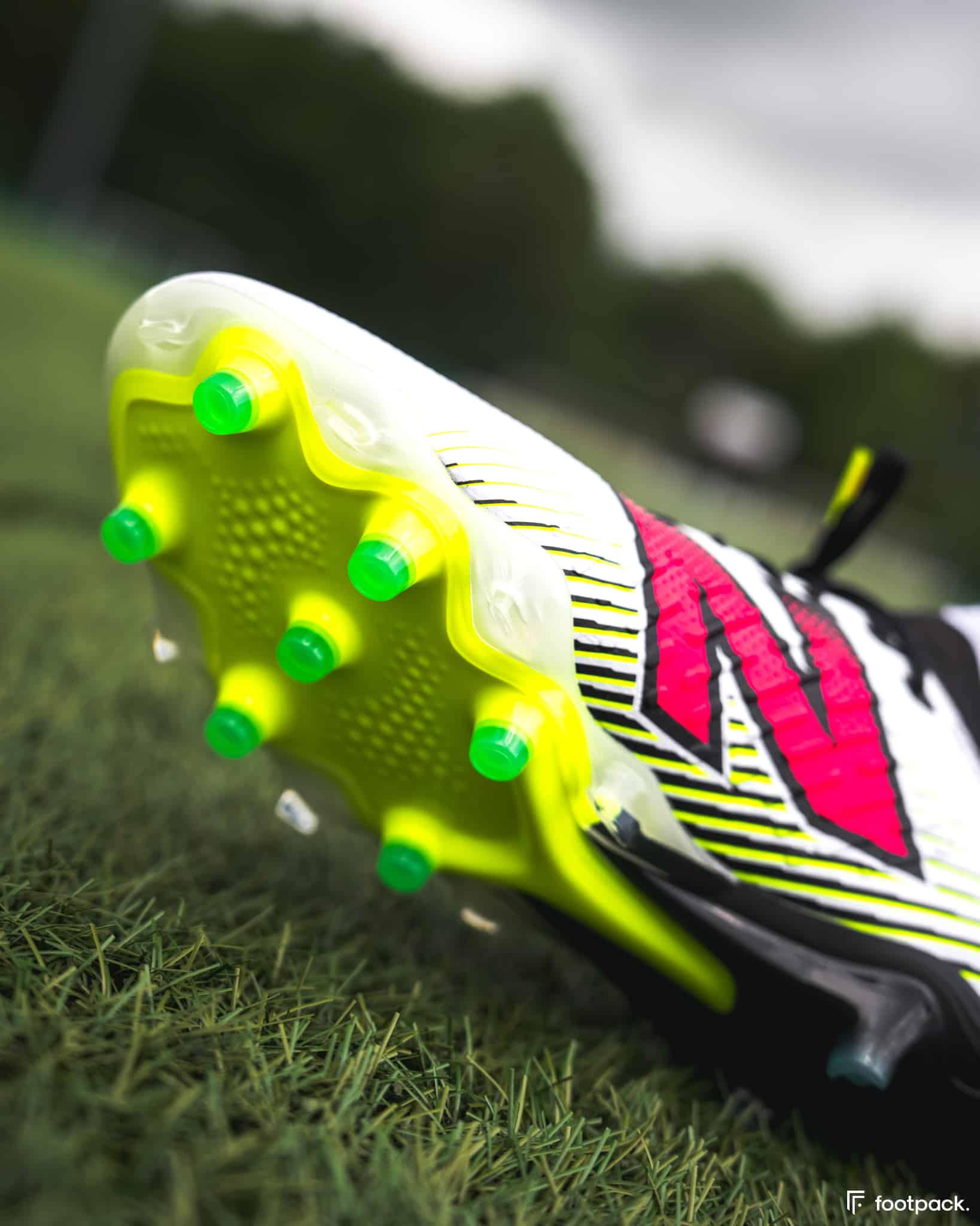 crampons new balance tekela 2024
