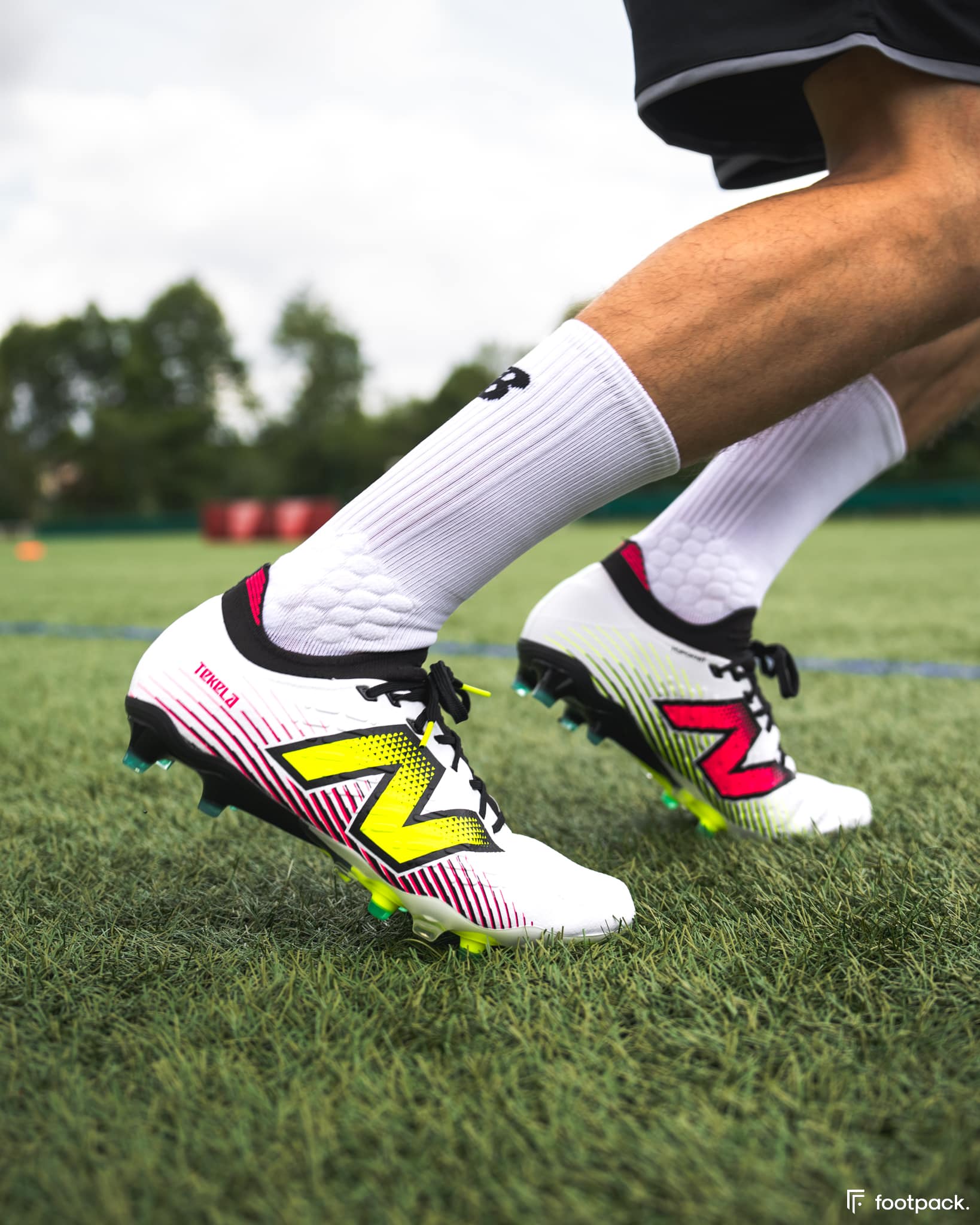 crampons new balance tekela 2024