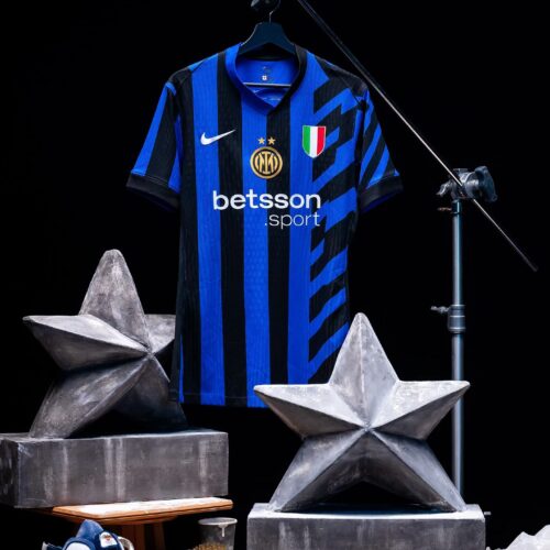 Image de l'article L'Inter Milan sort (enfin) son nouveau maillot 2024/25 avec Nike