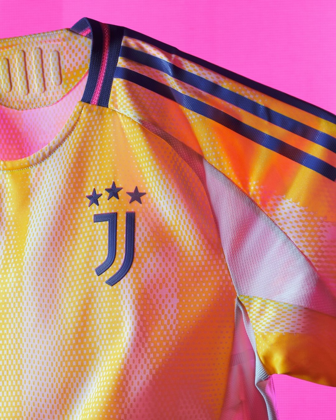 maillot-juventus-exterieur-2024-2025-adidas-3