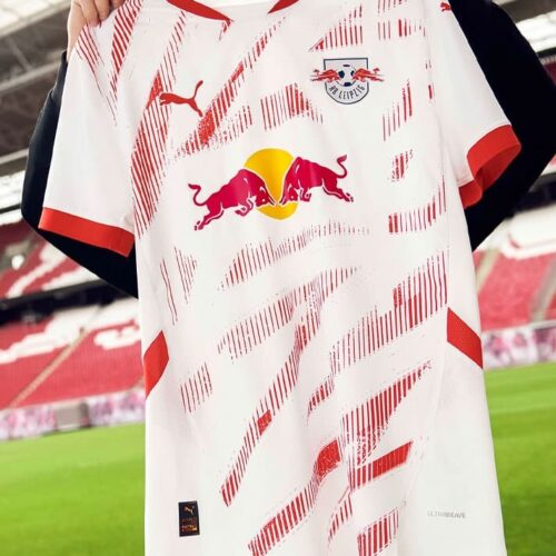 Image de l'article Le premier maillot PUMA x RB Leipzig dévoilé