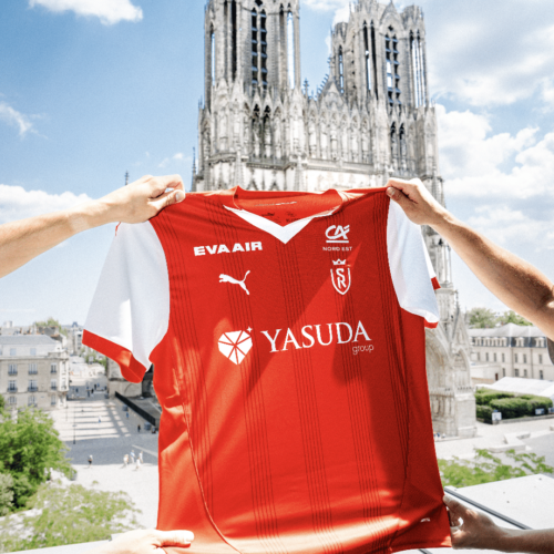 Image de l'article La Cathédrale inspire le premier maillot de Reims aux côtés de PUMA 