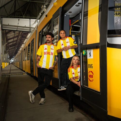 Image de l'article Un maillot jaune et blanc pour l'Union Berlin, en clin d'oeil aux bus, tramways et métros de la ville