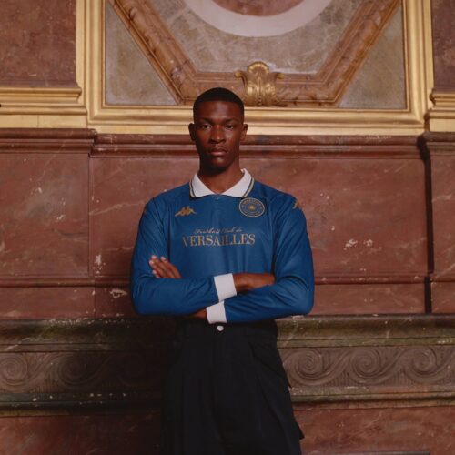 Image de l'article Le FC Versailles va garder les mêmes maillots pour la saison 2025-2026