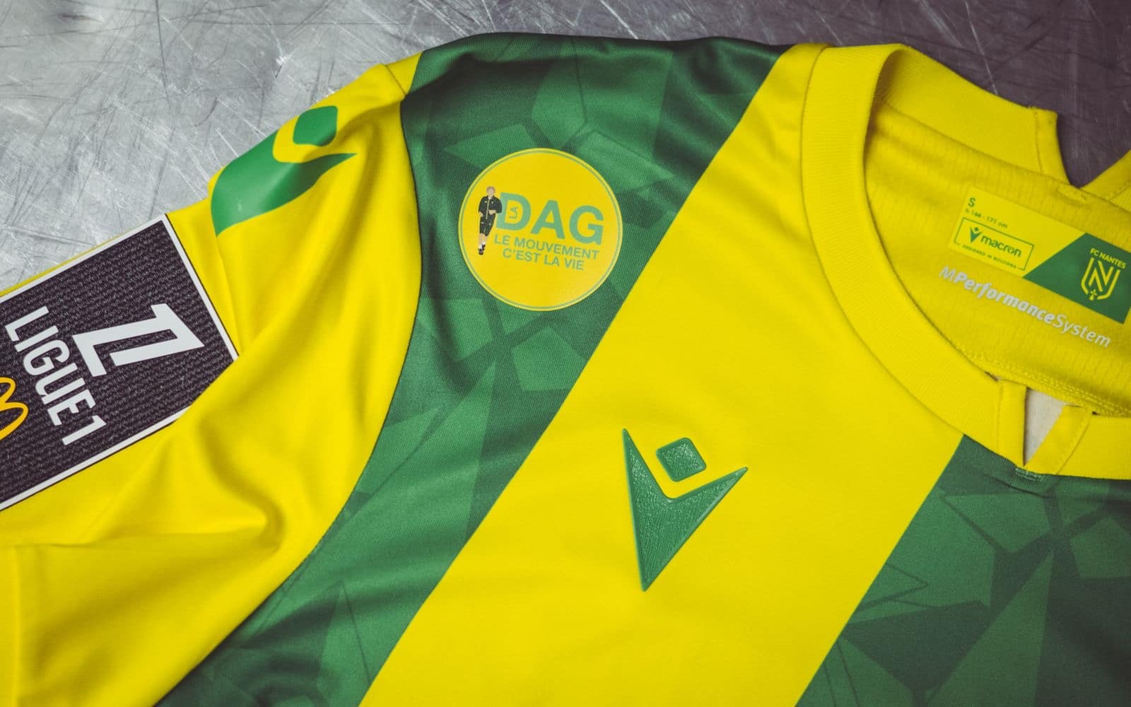 Maillot FC Nantes – Porté Lors Du Match Contre RC Lens – Signé – Numéro 12 – Taille M