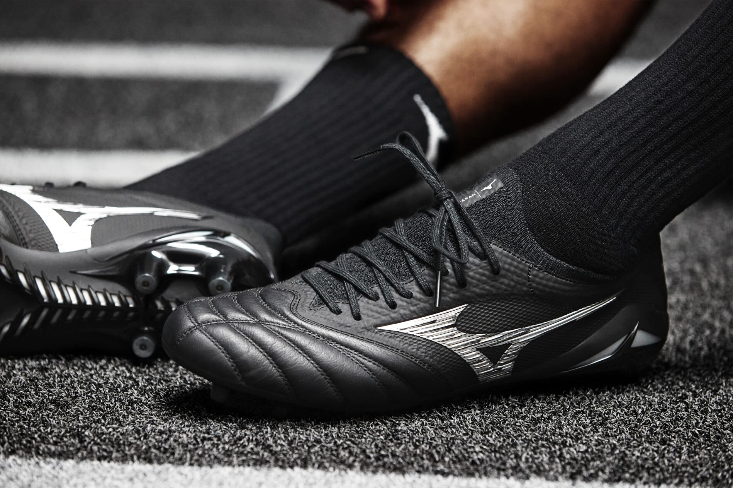 chaussure de foot mizuno morelia néo noire