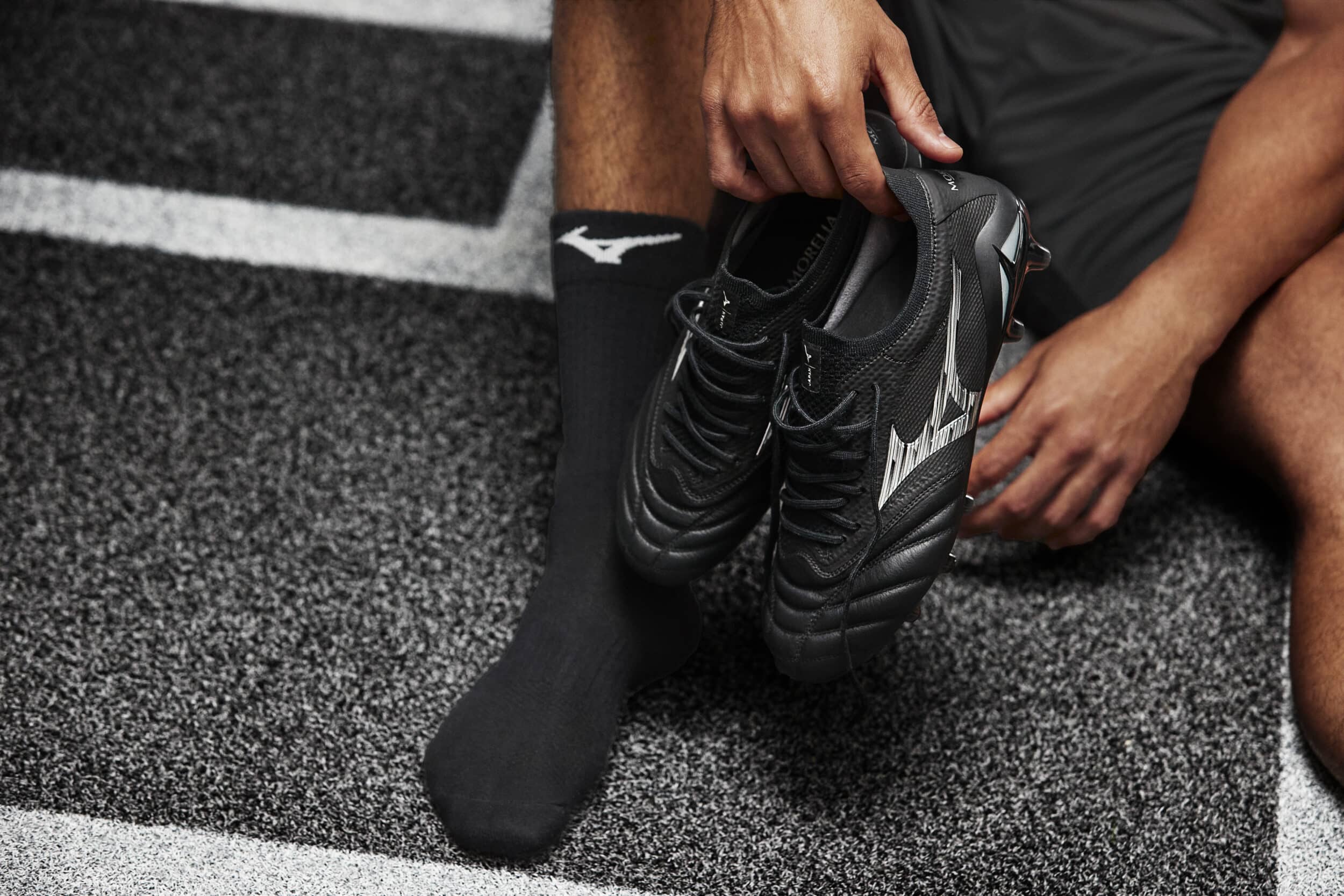 chaussure de foot mizuno morelia néo noire