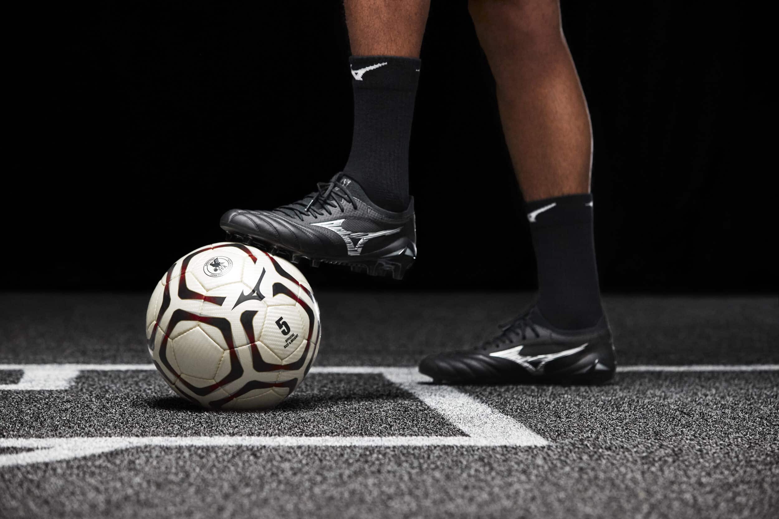 chaussure de foot mizuno morelia néo noire