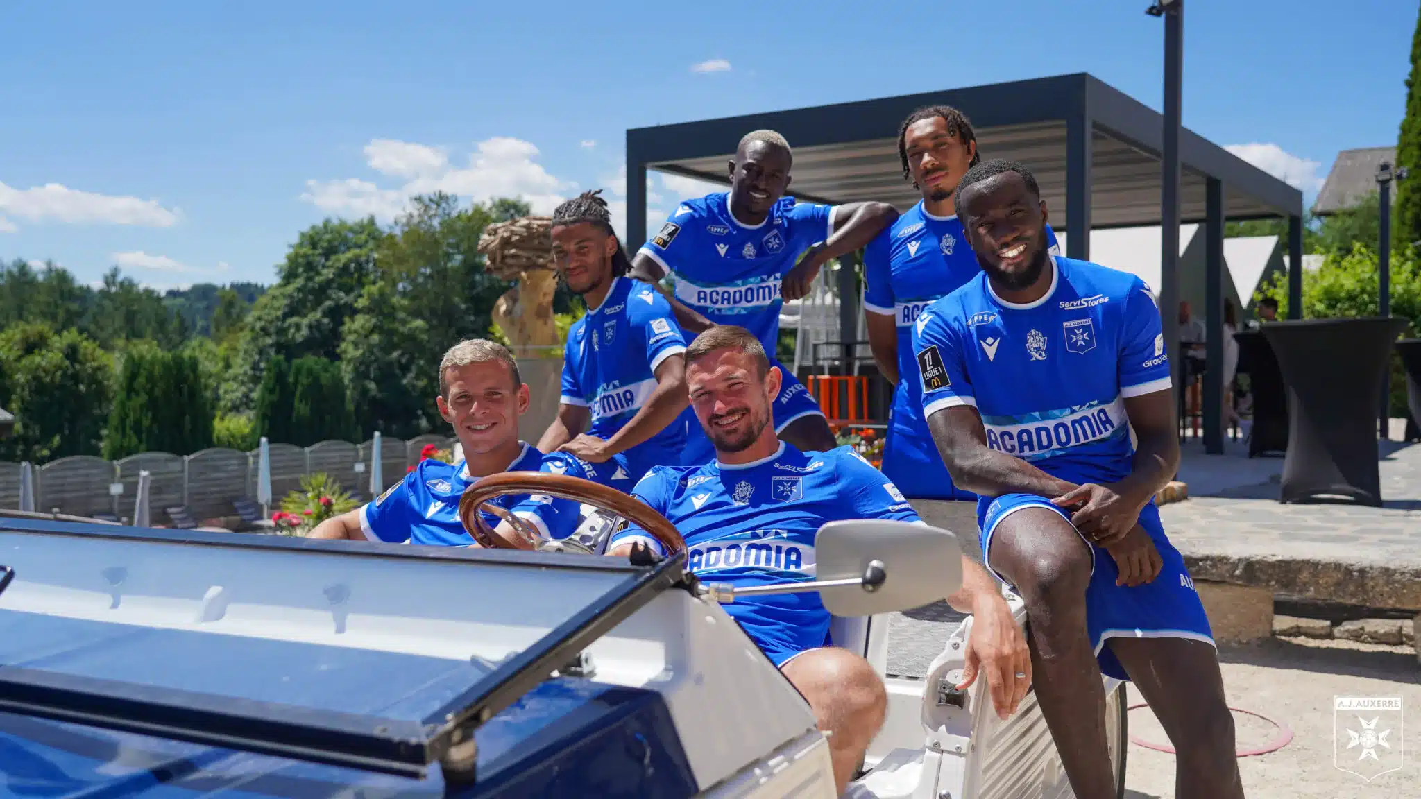 maillot-auxerre-2024-2025-third-macron-1