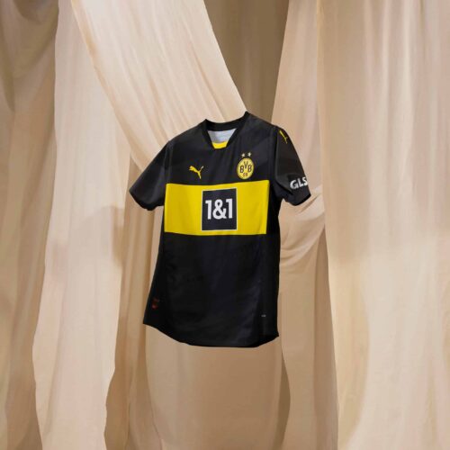 Image de l'article Dortmund présente son 4ème maillot de la saison : la tenue extérieure