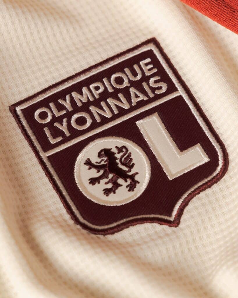 Maillot Olympique Lyonnais 2023-24 Signé Et Porté – Alvero 80, Blanc, Adidas