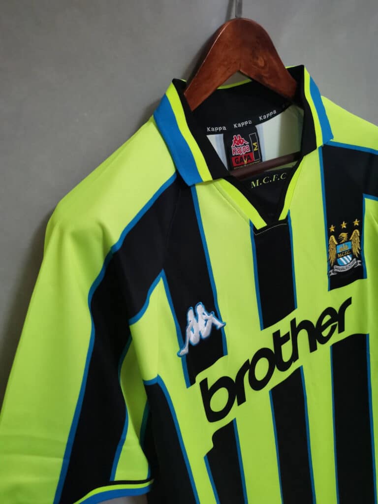 Le coq Sportif MANCHESTER CITY 1999 2000 maillot extérieur de