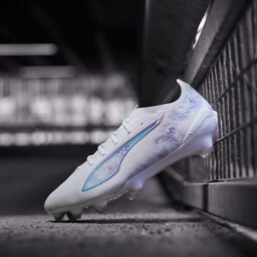 Image de l'article PUMA présente un coloris de crampons dédié aux femmes